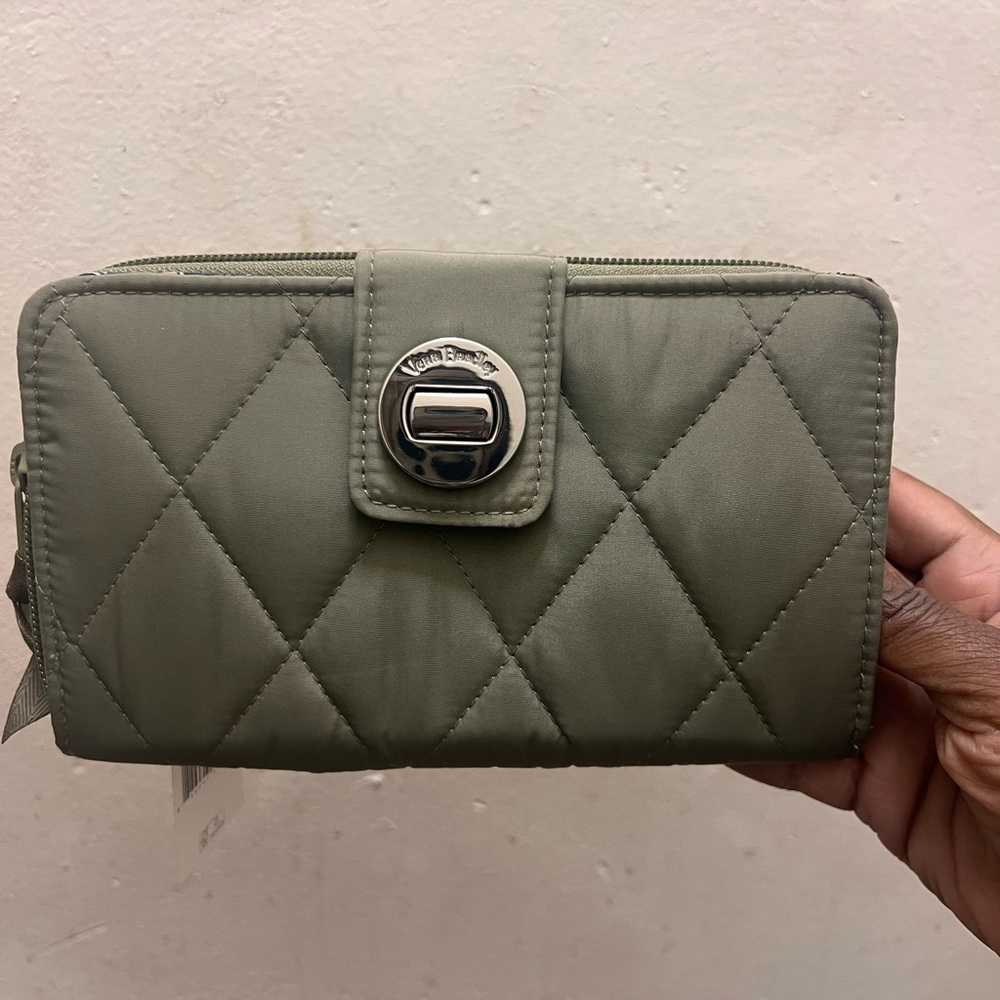 Vera Bradley - RFID - Turnlock Wallet Sage NWT